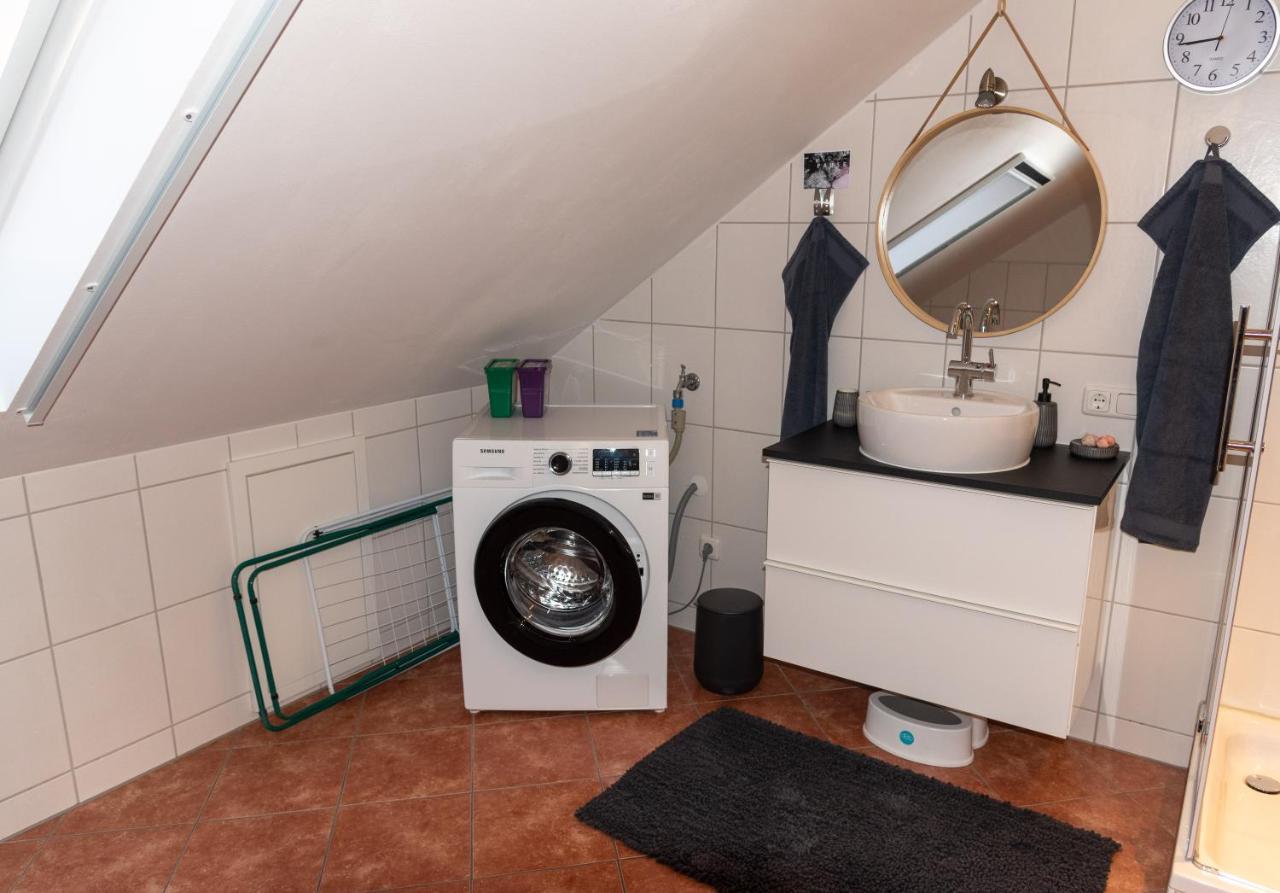 Moderne, Gemuetliche Dg-Wohnung In Ruhiger Lage نينبورغ فورم والد المظهر الخارجي الصورة